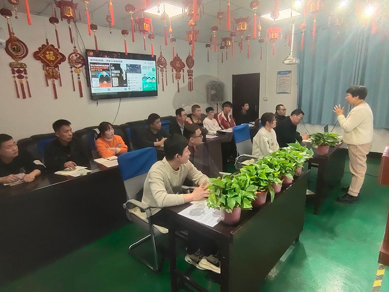 思維破繭，共赴成長(zhǎng)：北京鋁型材彎弧加工廠(chǎng)共讀聯(lián)盟學(xué)習(xí)小組進(jìn)階之旅