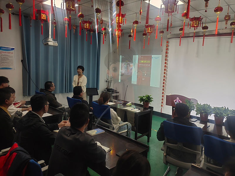 思維破繭，共赴成長(zhǎng)：北京鋁型材彎弧加工廠(chǎng)共讀聯(lián)盟學(xué)習(xí)小組進(jìn)階之旅