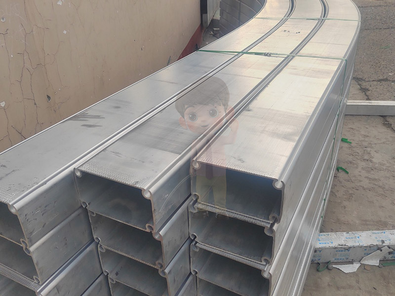 山海關(guān)拉彎加工在建筑與機(jī)械制造中的重要性：推動(dòng)行業(yè)發(fā)展的新動(dòng)力